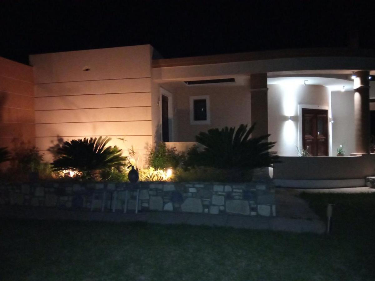 - Family Comfort With Large Garden, Jacuzzi Villa Kos-stad