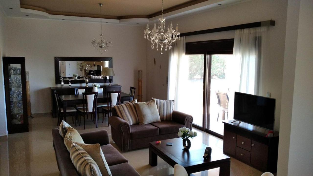 - Family Comfort With Large Garden, Jacuzzi * Kos-stad